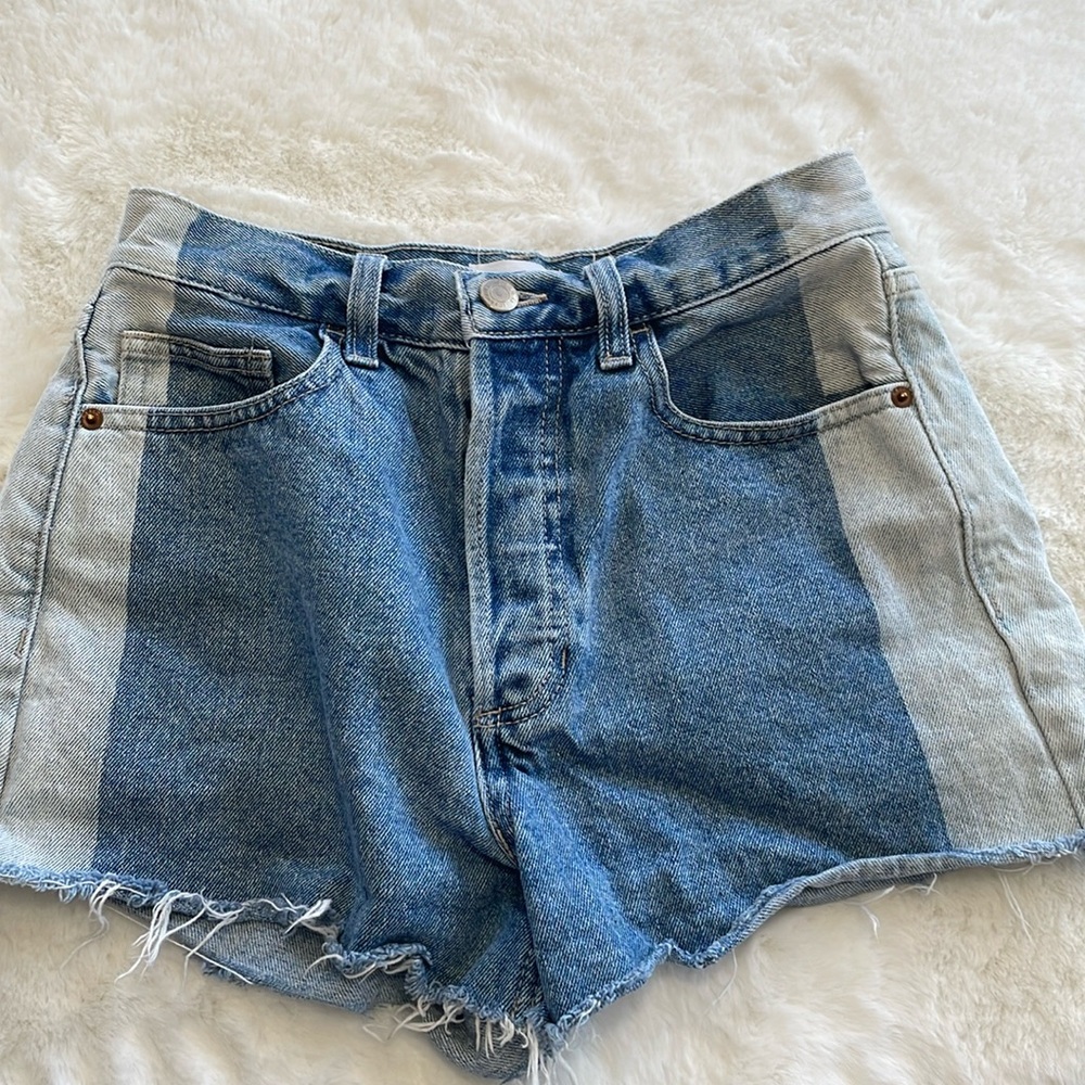 Cello Jean shorts size small! In excellent condition! - Picture 1 of 6